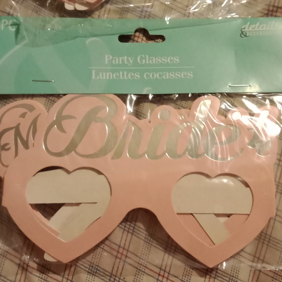 Pink with silver letters Bride and Team bride party glasses - Picture 3 of 3